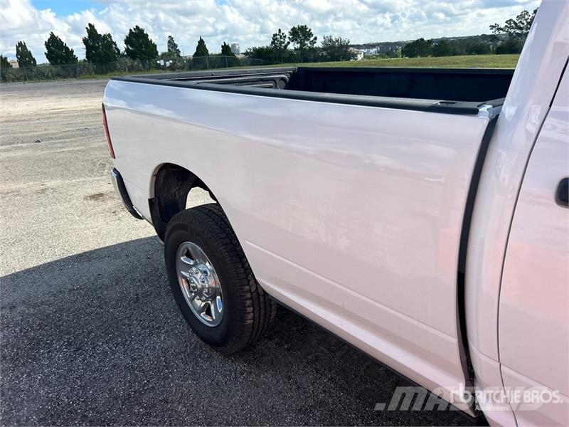RAM 2500 4x4 Crew Cab Pickup (Inoperable) Kita