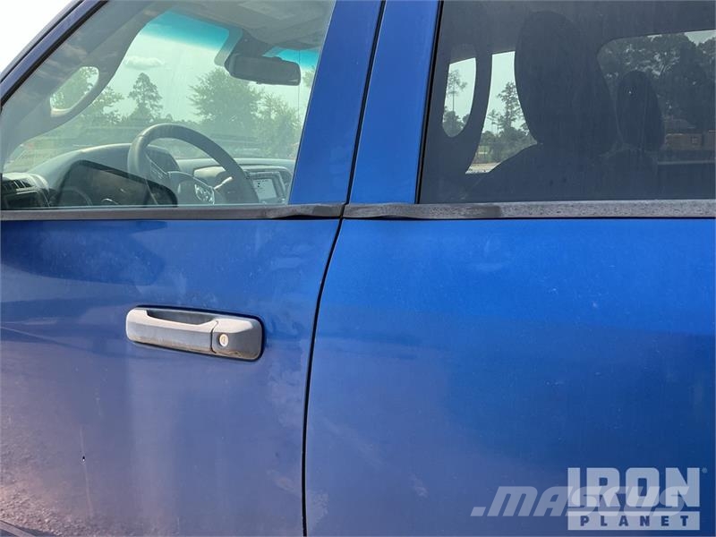 RAM 2500 4x4 Crew Cab Pickup (Inoperable) Ostalo