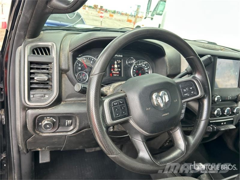 RAM 2500 4x4 Crew Cab Pickup Další