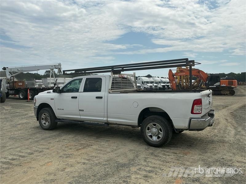 RAM 2500 4x4 Crew Cab Pickup (Inoperable) Прочие фургоны