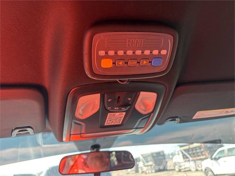 RAM 2500 4x4 Crew Cab Pickup Ostalo