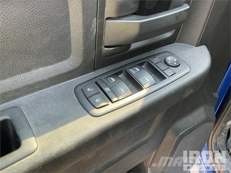 RAM 2500 4x4 Crew Cab Pickup (Inoperable) Ostalo