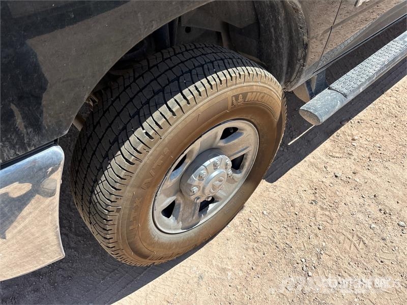 RAM 2500 4x4 Crew Cab Flatbed Truck Planbiler