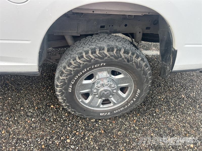 RAM 2500 Big Horn 4x4 Crew Cab Pickup Прочие фургоны
