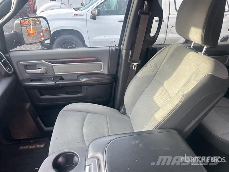 RAM 2500 Big Horn 4x4 Crew Cab Pickup Прочие фургоны