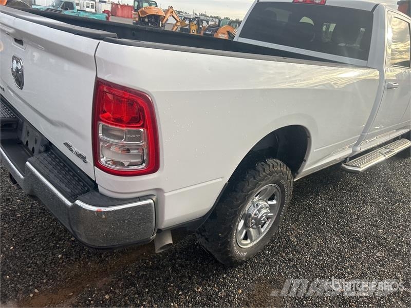 RAM 2500 Big Horn 4x4 Crew Cab Pickup Прочие фургоны
