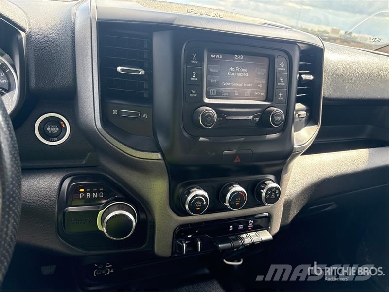 RAM 2500 Tradesman 4x4 Crew Cab Pickup Drugi