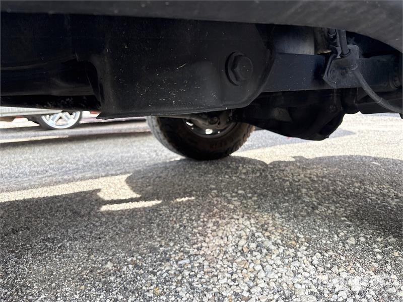 RAM 2500 Tradesman 4x4 Crew Cab Pickup Drugi