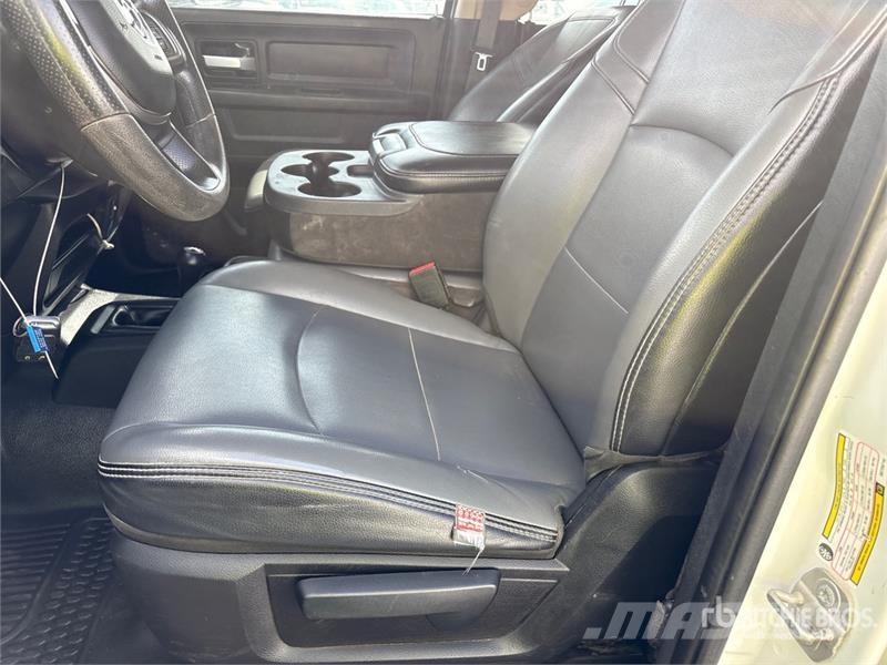 RAM 2500 Tradesman 4x4 Crew Cab Pickup Drugi