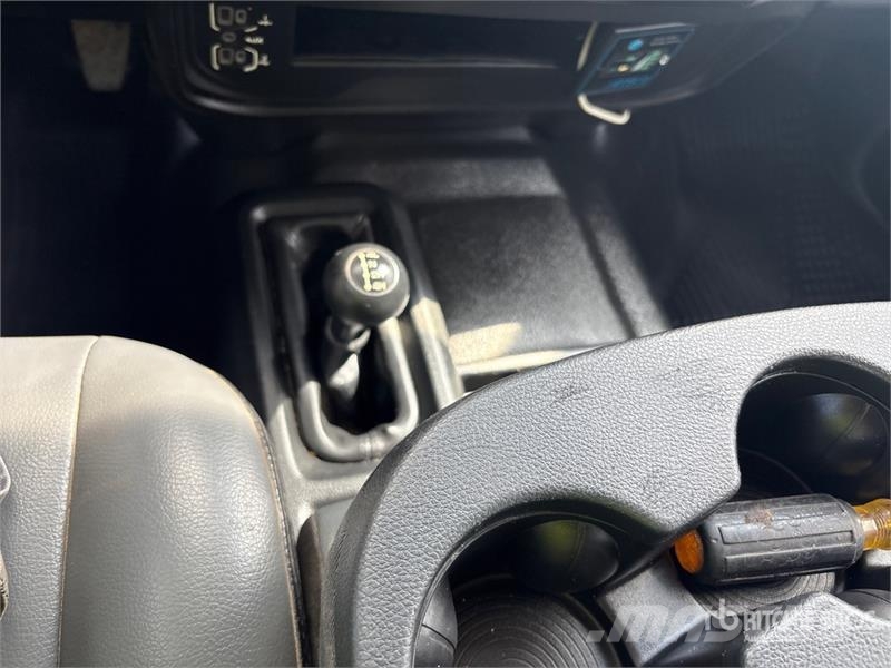 RAM 2500 Tradesman 4x4 Crew Cab Pickup Drugi