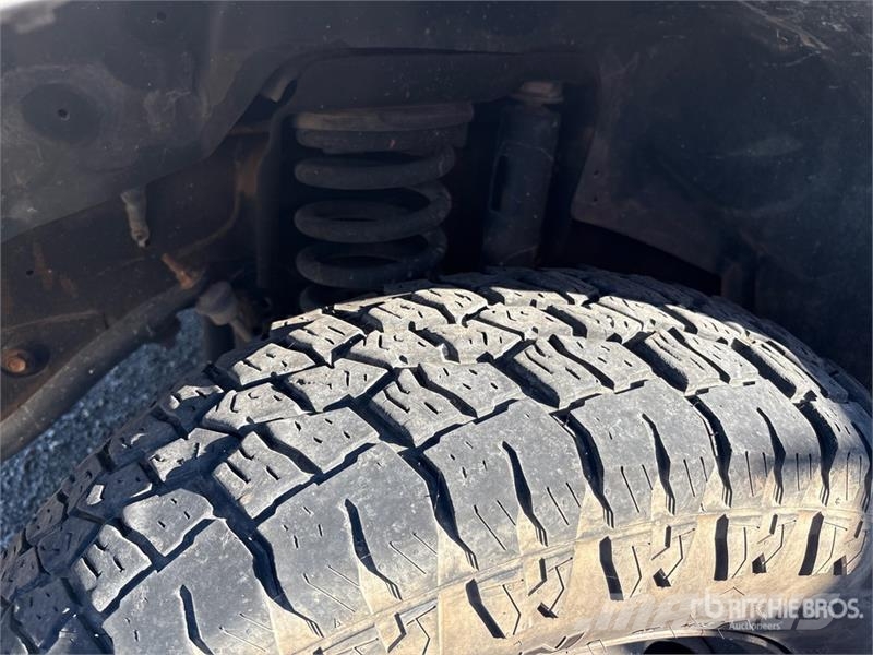 RAM 3500 Platformas/izkraušana no sāniem