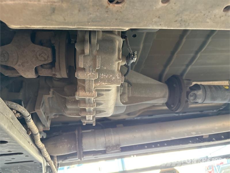 RAM 3500 Platformas/izkraušana no sāniem