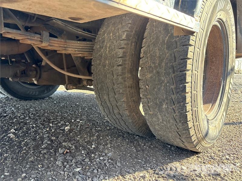 RAM 3500 Platformas/izkraušana no sāniem