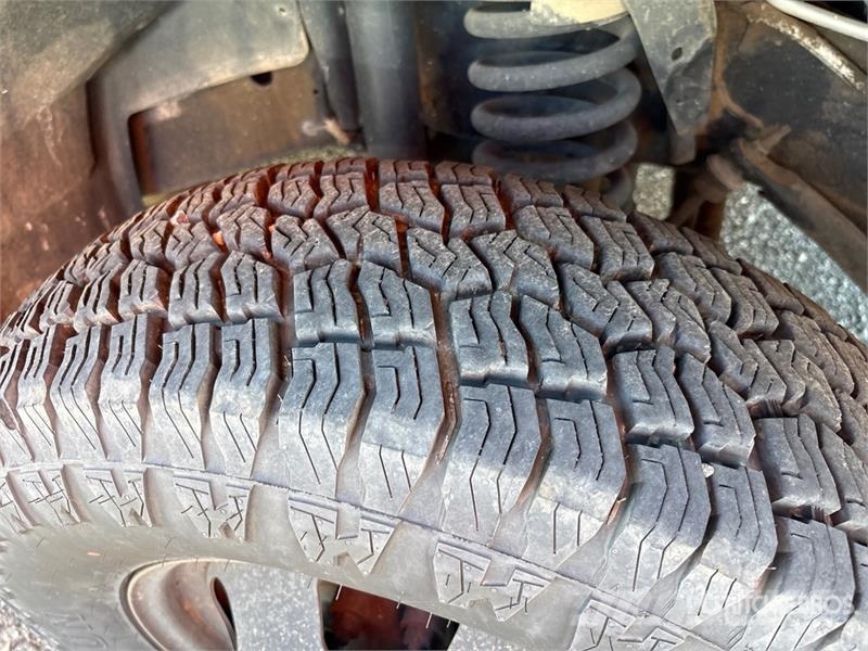 RAM 3500 Platformas/izkraušana no sāniem