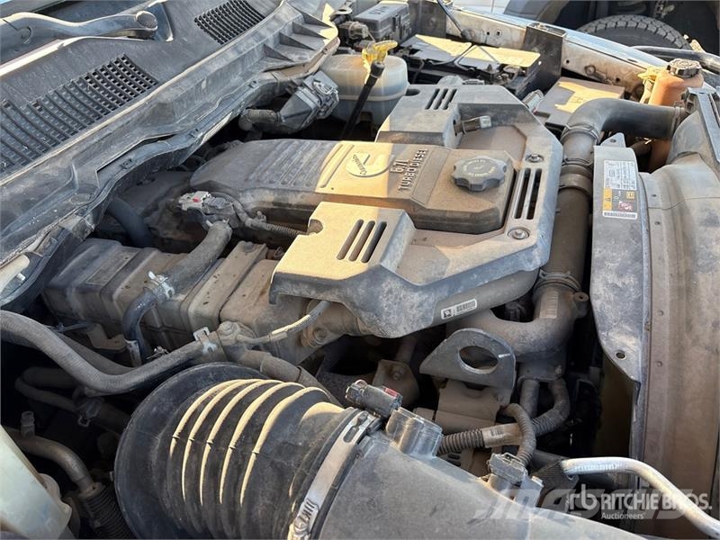 RAM 3500 Platformas/izkraušana no sāniem