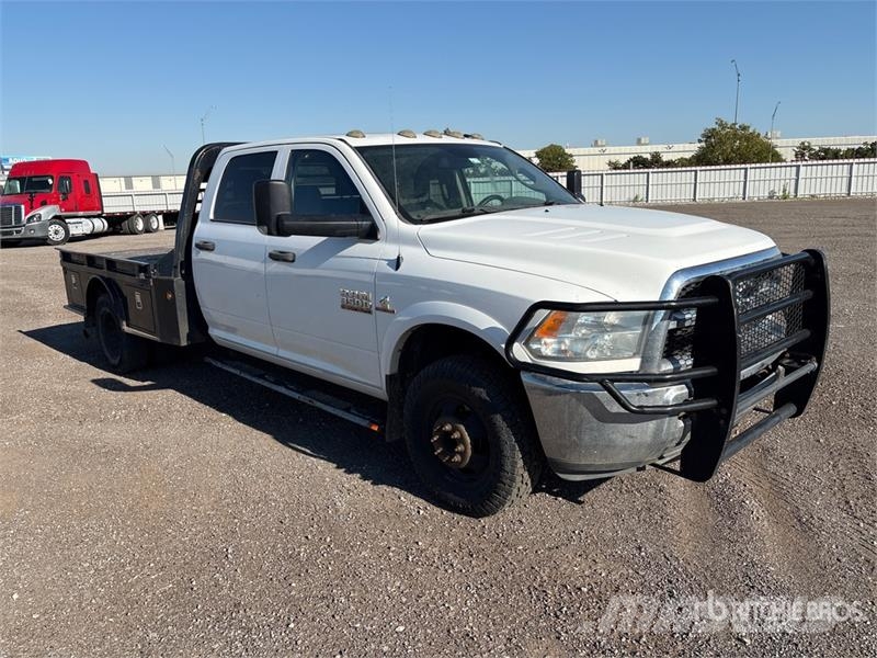RAM 3500 Platformas/izkraušana no sāniem
