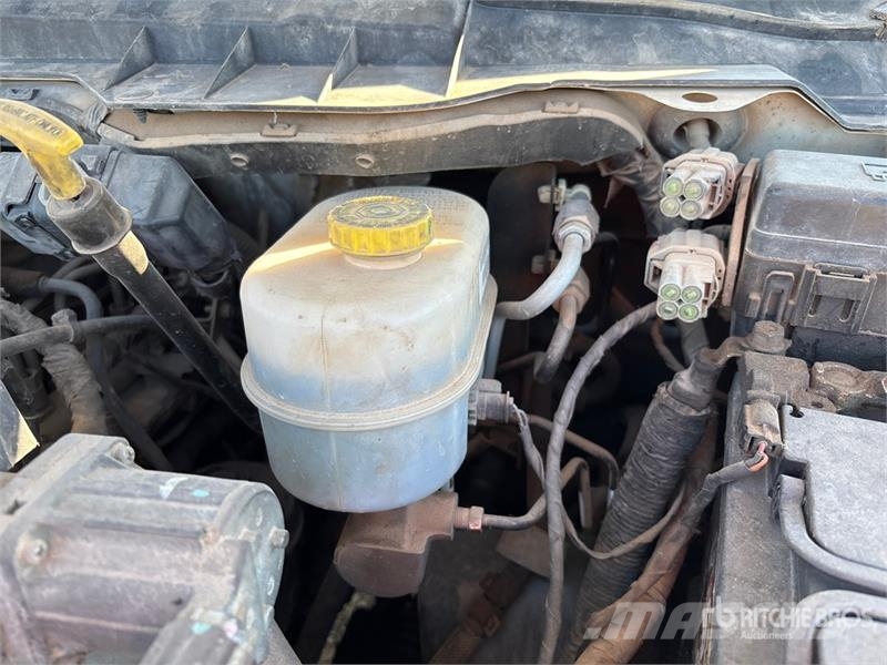 RAM 3500 Platformas/izkraušana no sāniem