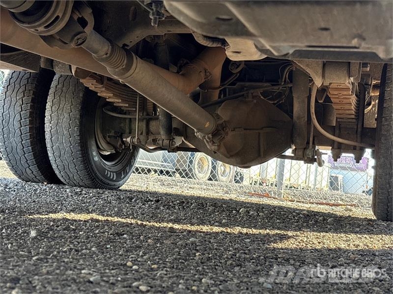 RAM 3500 Platformas/izkraušana no sāniem
