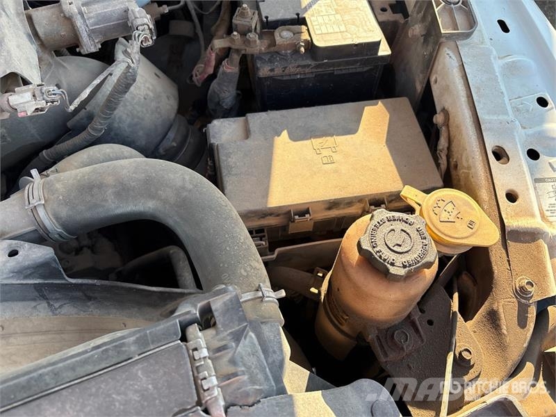 RAM 3500 Platformas/izkraušana no sāniem