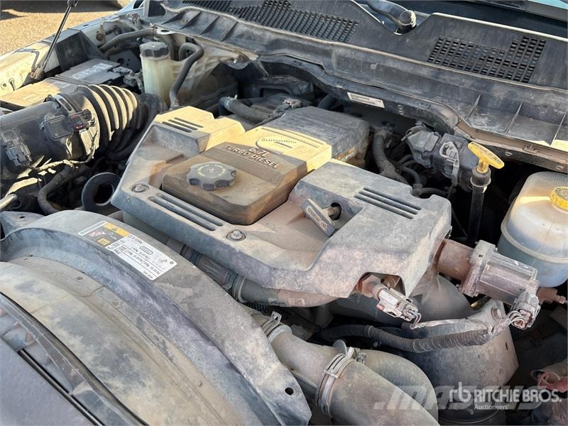 RAM 3500 Platformas/izkraušana no sāniem