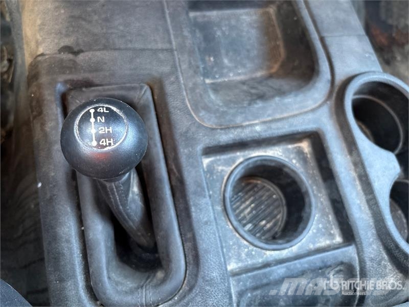 RAM 3500 Platformas/izkraušana no sāniem