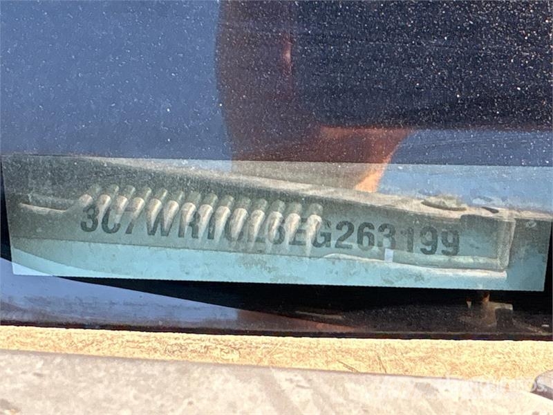 RAM 3500 Platformas/izkraušana no sāniem