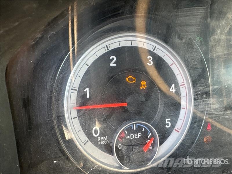 RAM 3500 Platformas/izkraušana no sāniem