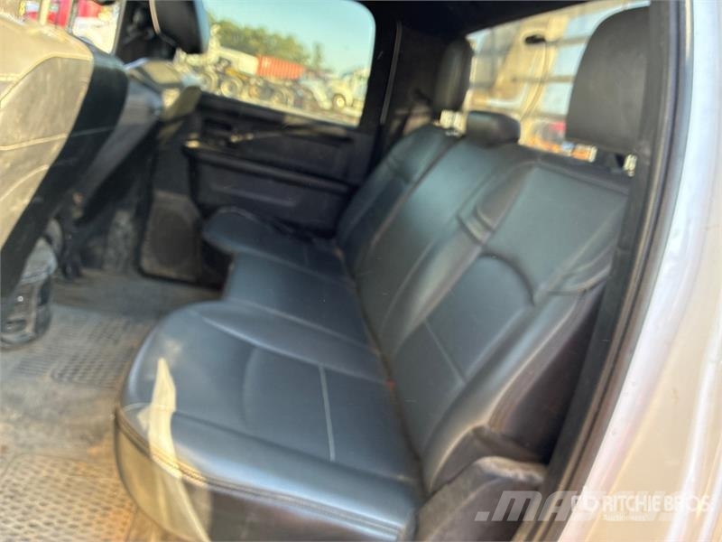RAM 3500 4x2 Crew Cab Flatbed Truck Kamioni sa otvorenim sandukom