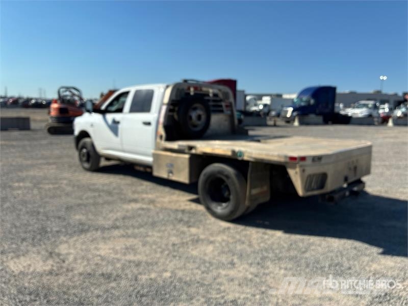 RAM 3500 4x2 Crew Cab Flatbed Truck Pritschenwagen/Pritschenwagen mit Seitenklappe
