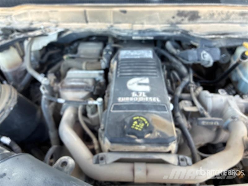 RAM 3500 4x2 Crew Cab Flatbed Truck Kamioni sa otvorenim sandukom