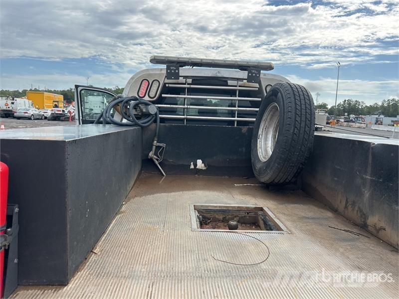 RAM 3500 4x2 Crew Cab Flatbed Truck Camiones de cama baja