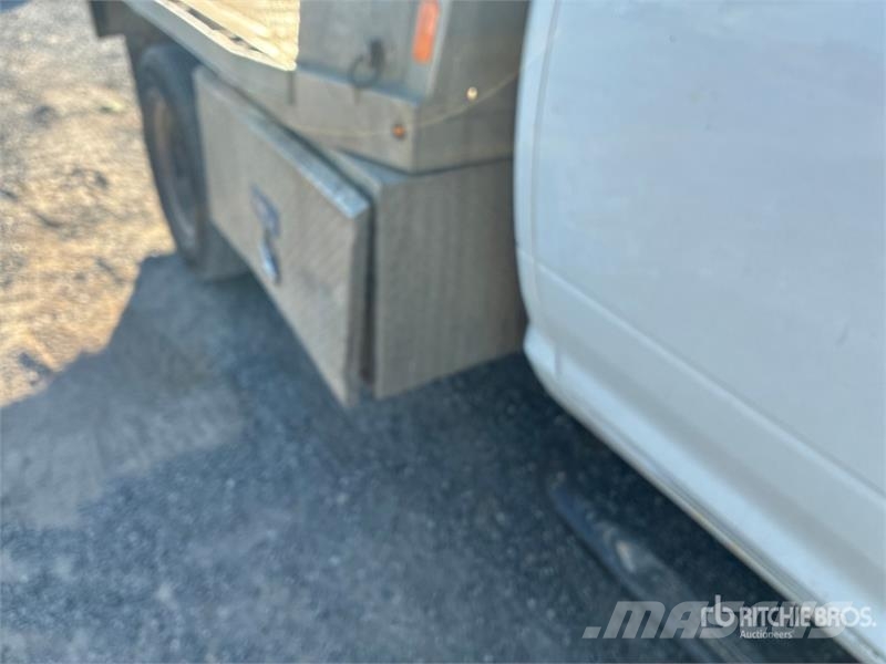 RAM 3500 4x2 Crew Cab Flatbed Truck Kamioni sa otvorenim sandukom