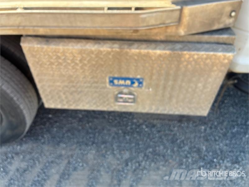 RAM 3500 4x2 Crew Cab Flatbed Truck Pritschenwagen/Pritschenwagen mit Seitenklappe
