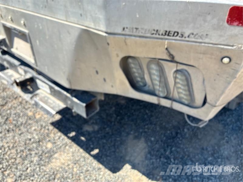 RAM 3500 4x2 Crew Cab Flatbed Truck 平板式/側卸式卡車
