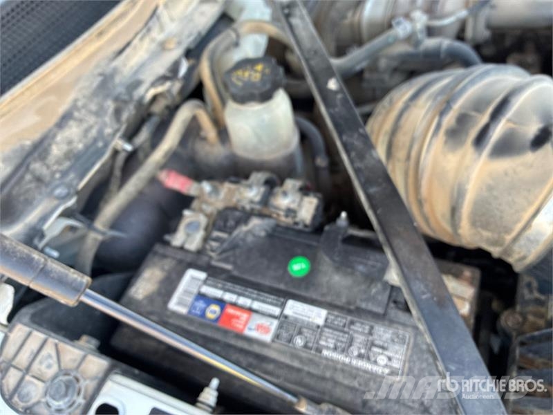 RAM 3500 4x2 Crew Cab Flatbed Truck Kamioni sa otvorenim sandukom