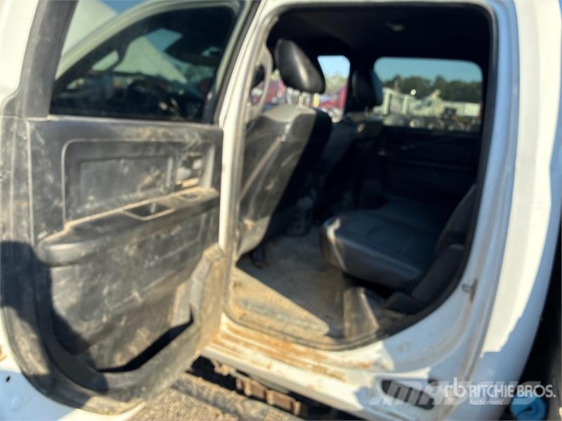 RAM 3500 4x2 Crew Cab Flatbed Truck Kamioni sa otvorenim sandukom