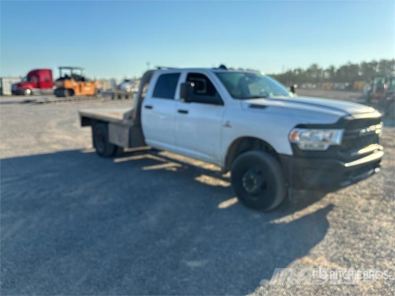 RAM 3500 4x2 Crew Cab Flatbed Truck Kamioni sa otvorenim sandukom