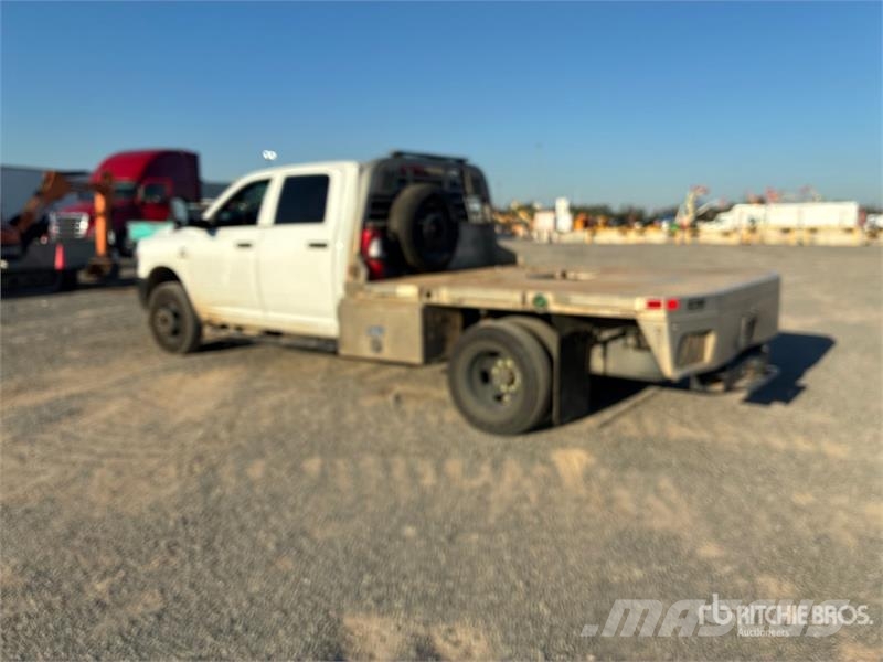 RAM 3500 4x2 Crew Cab Flatbed Truck Kamioni sa otvorenim sandukom