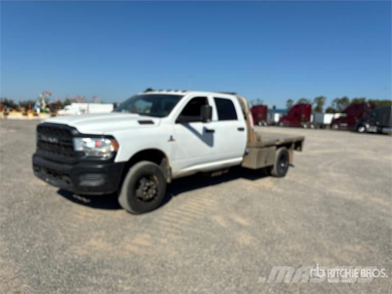 RAM 3500 4x2 Crew Cab Flatbed Truck Pritschenwagen/Pritschenwagen mit Seitenklappe