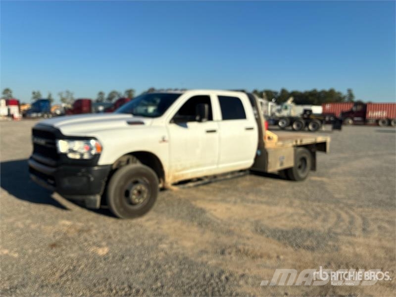 RAM 3500 4x2 Crew Cab Flatbed Truck Kamioni sa otvorenim sandukom