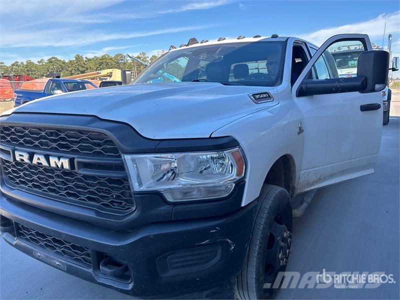 RAM 3500 4x2 Crew Cab Flatbed Truck Flatbed/Dropside trucks