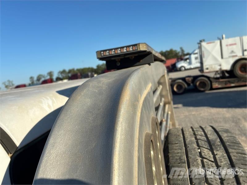 RAM 3500 4x2 Crew Cab Flatbed Truck Kamioni sa otvorenim sandukom