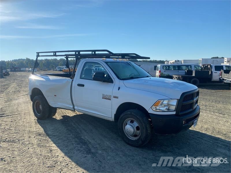 RAM 3500 4x2 Pickup Inne