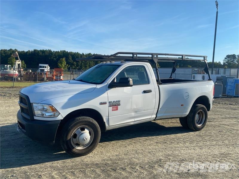 RAM 3500 4x2 Pickup Inne