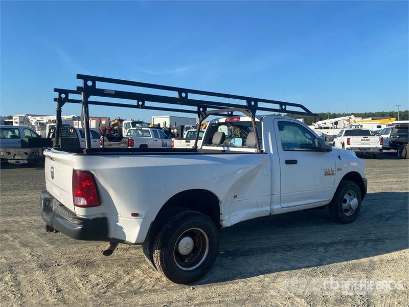 RAM 3500 4x2 Pickup Inne