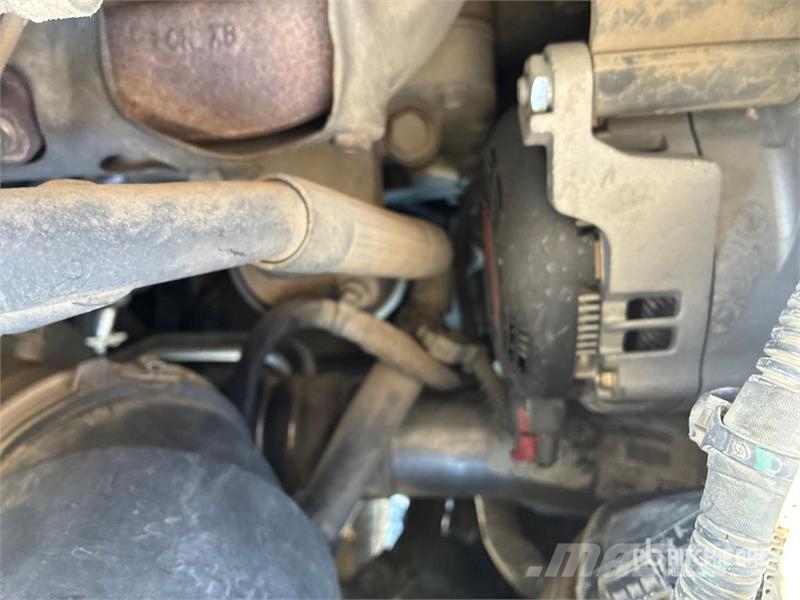 RAM 3500 4x4 Crew Cab Flatbed Truck Kamioni sa otvorenim sandukom
