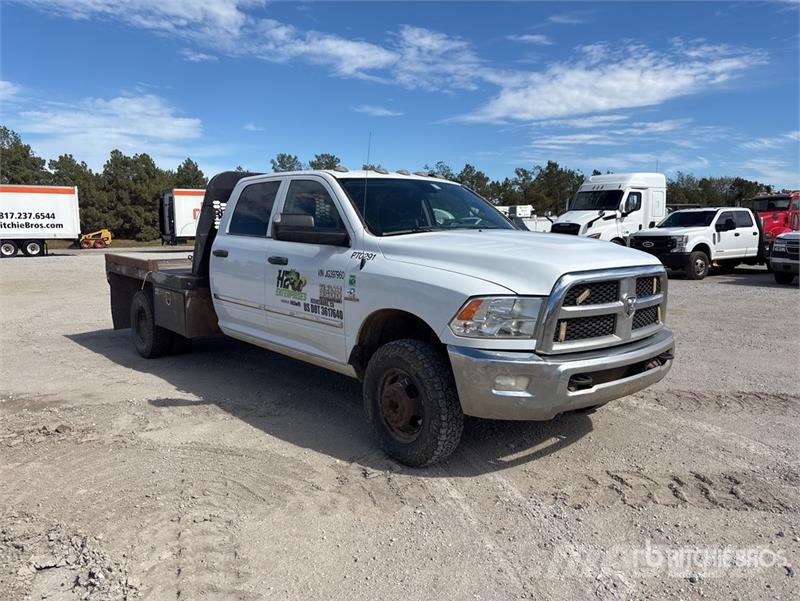 RAM 3500 4x4 Crew Cab Flatbed Truck Грузовики-платформы/боковая разгрузка