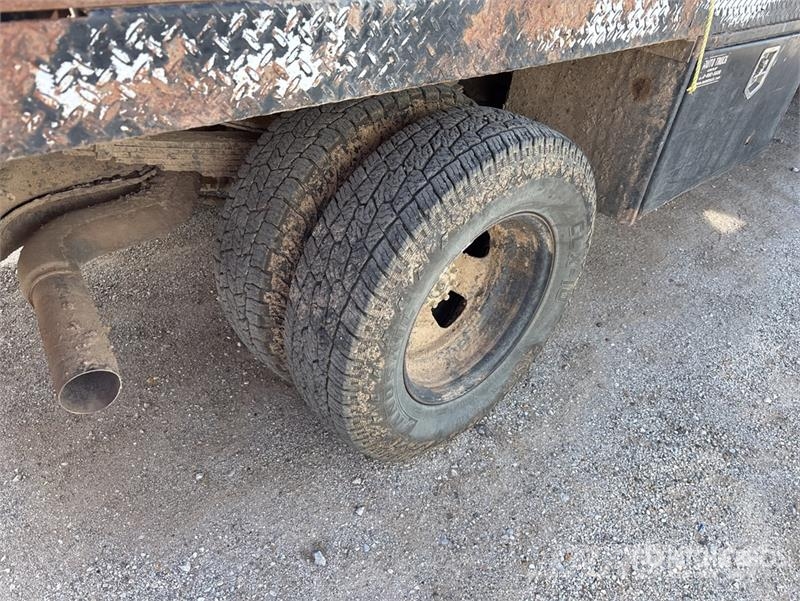 RAM 3500 4x4 Crew Cab Flatbed Truck Грузовики-платформы/боковая разгрузка