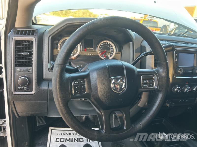 RAM 3500 4x4 Crew Cab Pickup Muu