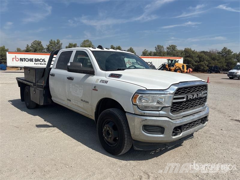 RAM 3500 4x4 Crew Cab Flatbed Truck Platformos/ Pakrovimas iš šono